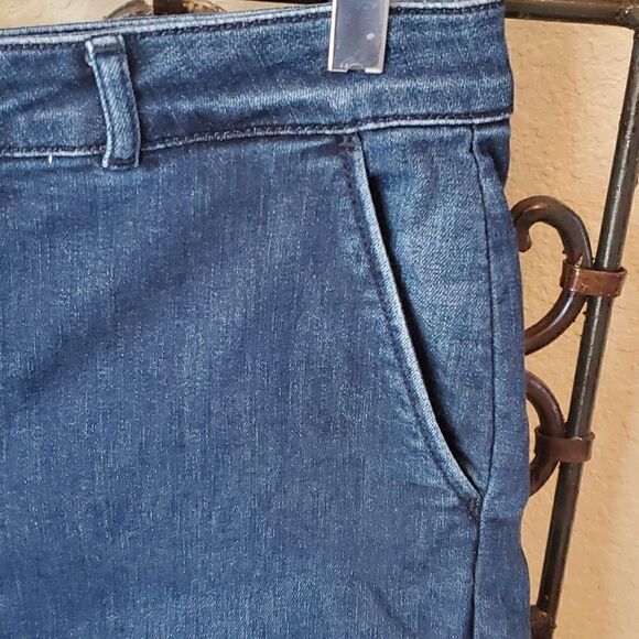 NYDJ Jean Bermuda Shorts - Size 6 - Picture 3 of 7